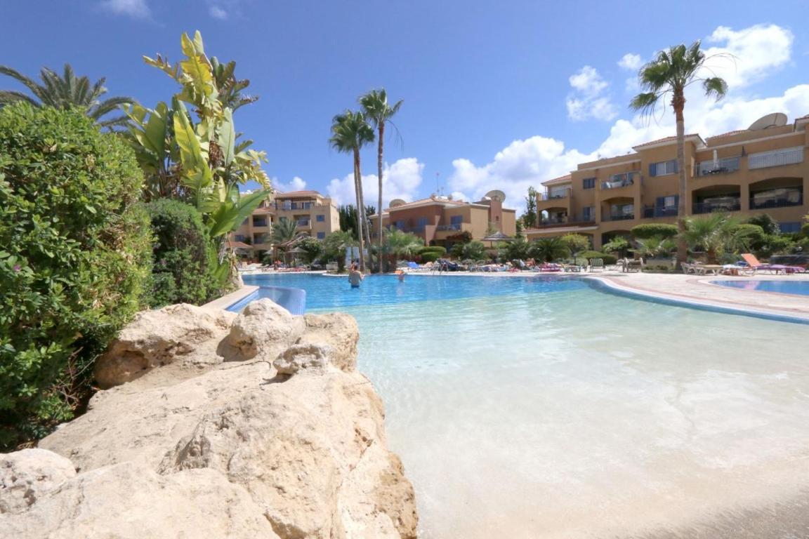 Victor Apartment Paphos Exterior foto